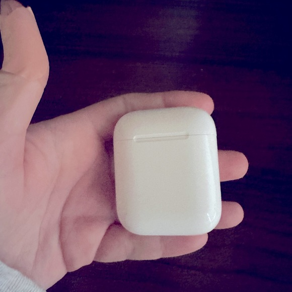 COPY - Apple 2nd generation AirPods - Picture 3 of 3